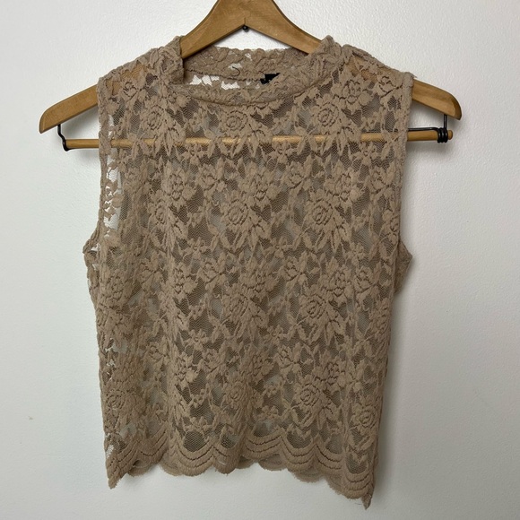 Ambiance Tops - Woman's Ambiance Feminine Lace Sleeveless Blouse Camisole Size‎ M Cropped